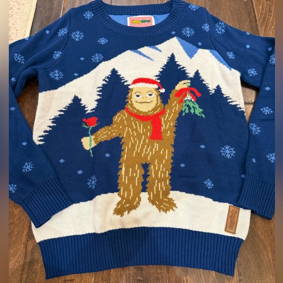 Tipsy Elves Mistletoe Romantic Sasquatch Ugly Christmas Sweater size Medium - Picture 2 of 11